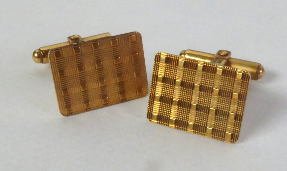 PAIR OF 9ct GOLD 'T' BAR CUFF LINKS, the tops oblong and engine turned, 4.2gms gross