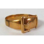 18ct GOLD BUCKLE RING, 4.4gms, ring size 'P/Q'