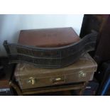 OLD LEATHER SUITCASE, A LATE FOXCROFT LEATHER EFFECT SUITCASE AND AN OLD BRASS FENDER AND THREE