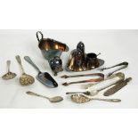 MIXED LOT OF ELECTROPLATE, TO INCLUDE; THREE PIECE CONDIMENT SET on triangular stand, SAUCE BOAT,