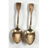 A PAIR OF GEORGE III SILVER FIDDLE HANDLED DESSERT SPOONS, maker George Smith, London 1799, 2 1/2 oz