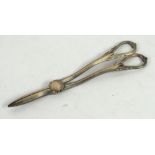 CASED PAIR OF EARLY TWENTIETH CENTURY ELECTROPLATED GRAPE SCISSORS, of typical form, with leaf