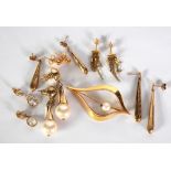 MID 20TH CENTURY 9CT GOLD OPENWORK POINTED LEAF PATTERN BROOCH centered with a cultured pearl on a