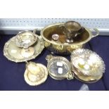 MIXED LOT OF ELECTROPLATE TO INCLUDE; OVAL TWO HANDLED DISH STAND, lacks glass liner, small