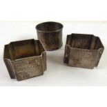 PAIR OF GEORGE V ART DECO ENGINE TURNED SILVER SQUARE NAPKIN RINGS, by Walker and Hall, Sheffield