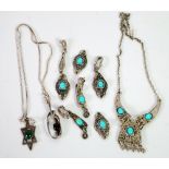 A SUITE OF MOROCCAN SILVER COLOURED METAL JEWELLERY SET with turquoise stones viz, A NECKLACE, A