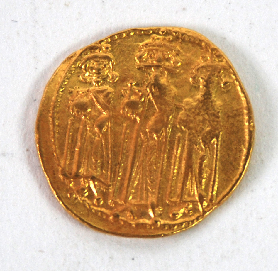 A RARE BYZANTINE EMPIRE HERACLIUS (AD 610-641) GOLD SOLIDUS CONSTANTINOPAL 'Three Kings' issued from