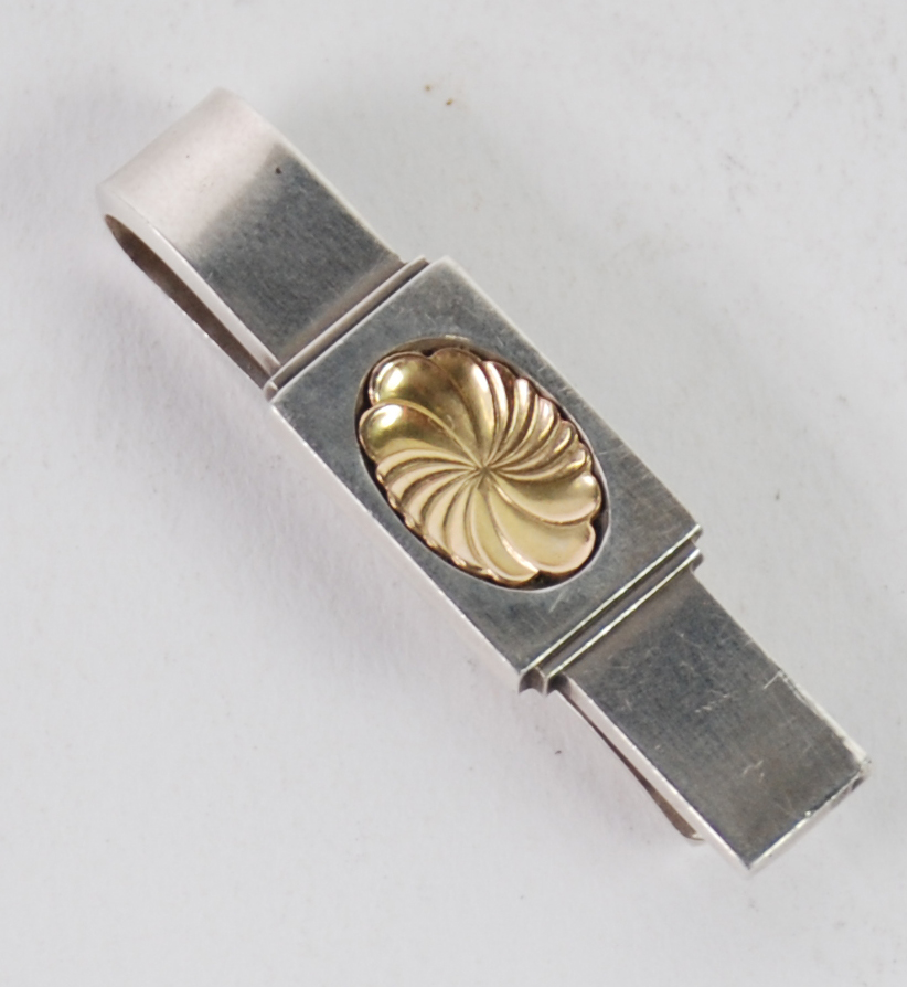 HENRY PILSTRUP FOR GEORG JENSEN STERLING SILVER TIE CLIP, of typical form with central tablet