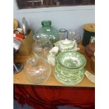 GREEN GLASS CARBOY OR TERRARIUM, SUNDRY GLASS TOGETHER WITH A WEDGWOOD (TUNSTALL) LTD. POTTERY