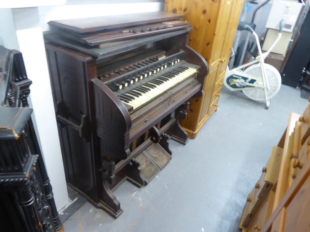 AN AMERICAN PUMP ORGAN