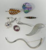 SILVER LONG WAVY SNAKE SHAPED BROOCH, 4 1/2" long, FOUR VARIOUS BROOCHES, marked '929', 2 OTHER