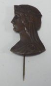 LATE NINETEENTH CENTURY CONTINENTAL CAST BRONZE PIN BROOCH, DEPICTING HEAD AND SHOULDERS OF A