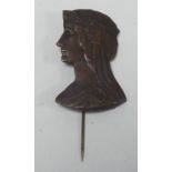 LATE NINETEENTH CENTURY CONTINENTAL CAST BRONZE PIN BROOCH, DEPICTING HEAD AND SHOULDERS OF A