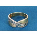 14ct TWO COLOUR GOLD RING, with Greek key pierced cross over top, 3gms, ring size 'M'