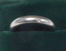 PLATINUM WEDDING RING, 950 mark, 5.3gms, ring size 'i'