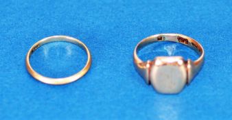 9ct GOLD SIGNET RING and a 9ct GOLD WEDDING RING, 5.8 gms in total (2)