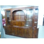 A GOOD QUALITY INLAID LOUNGE UNIT, WITH BEVELLED GLAZED DOORS TO THE UPPER SECTION, FLANKED BY TWO