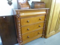 AN EDWARDIAN MAHOGANY CHEST OF DRAWERS, SECRET LONG DRAWER OVER THREE GRADUATED DRAWERS, APPLIED
