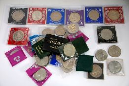 TEN QUEEN ELIZABETH II CROWN COINS/MEDALLIONS IN HARD PLASTIC CASES to include 1977 jubilee, 1981