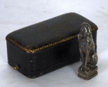 A LATE 19TH CENTURY FRENCH CAST WHITE METAL DESK SEAL WITH MONOGRAM INITIALS MR, in the form of a