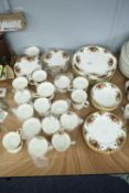 A QUANTITY OF ROYAL ALBERT 'OLD COUNTRY ROSES' TEA AND DINNER WARES TO INCLUDE; LARGE DINNER