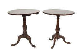 GEORGIAN MAHOGANY TRIPOD OCCASIONAL TABLE, the circular, snap top above a vase shaped column and