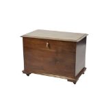 EDWARDIAN MAHOGANY BLANKET BOX OF SMALL PROPORTIONS, the chamferred oblong top outlined in satinwood