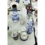 A COLLECTION OF CERAMICS AND GLASSWARE'S TO INCLUDE; A TWENTIETH CENTURY HEXAGONAL GINGER JAR AND