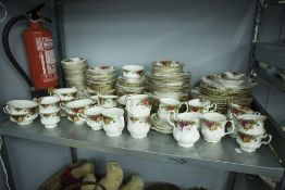 ROYAL ALBERT 'OLD COUNTRY ROSES' APPROX 68 PIECE DINNER AND TEA SERVICE