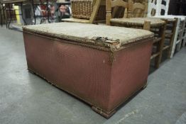 A LLOYD LOOM BLANKET BOX (WITH WEAR), A SET OF FOUR KITCHEN CHAIRS WITH RUSH SEATS (2 PAINTED)