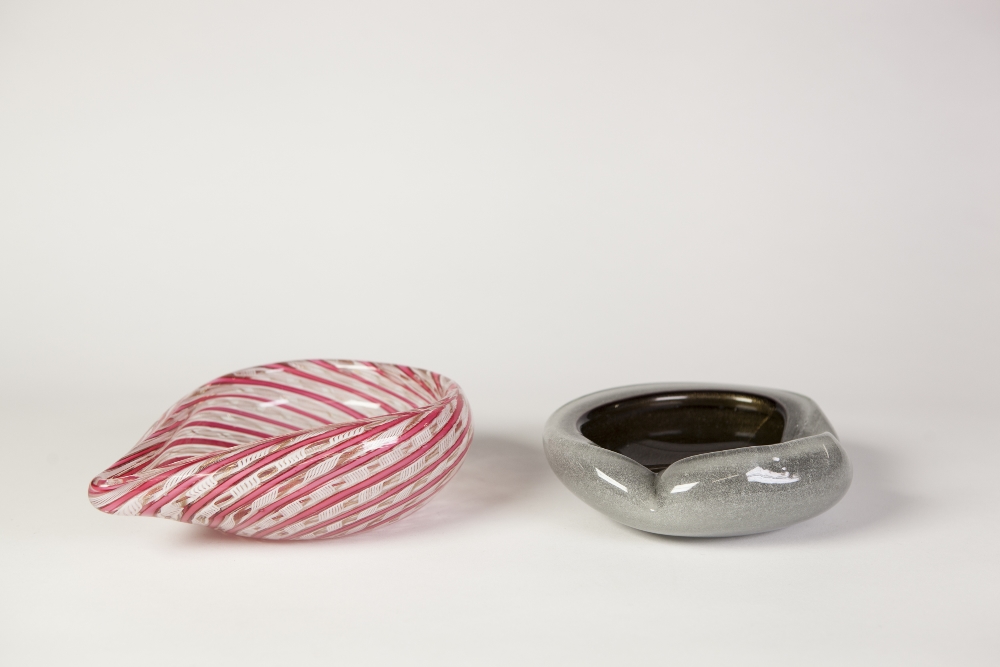 TWO SEGUSO VENINI MURANO GLASS BOWLS, COMPRISING; one of tear form in red and white latticino, 2 3/