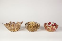 TWO BAROVIER AND TOSO MURANO GLASS BOWLS, COMPRISING; A LOBATED AMETHYST BULLICANTE EXAMPLE 2 3/