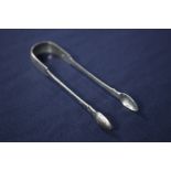 GEORGE IV SILVER SUGAR TONGS, fiddle handled, London 1827