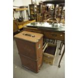 A FIBRE AND METAL BOUND OLD CABIN TRUNK, HAVING FAWN CHECK INTERIOR WITH LIFT OUT TRAY TOGETHER WITH