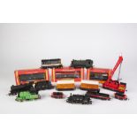 UNBOXED ITEMS OF 00 MODEL RAIL to include Airfix 0-6-0 locomotive and six wheel tender No 4454 in