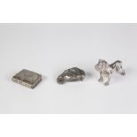 AN UNUSUAL WHITE METAL NOVELTY VESTA CASE in the form of an elephants head (tusks absent), also a