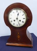 SHERATON REVIVAL STYLE MAHOGANY MANTEL CLOCK WITH 8 DAYS STRIKING MOVEMENT AND SILVERED DIAL, IN
