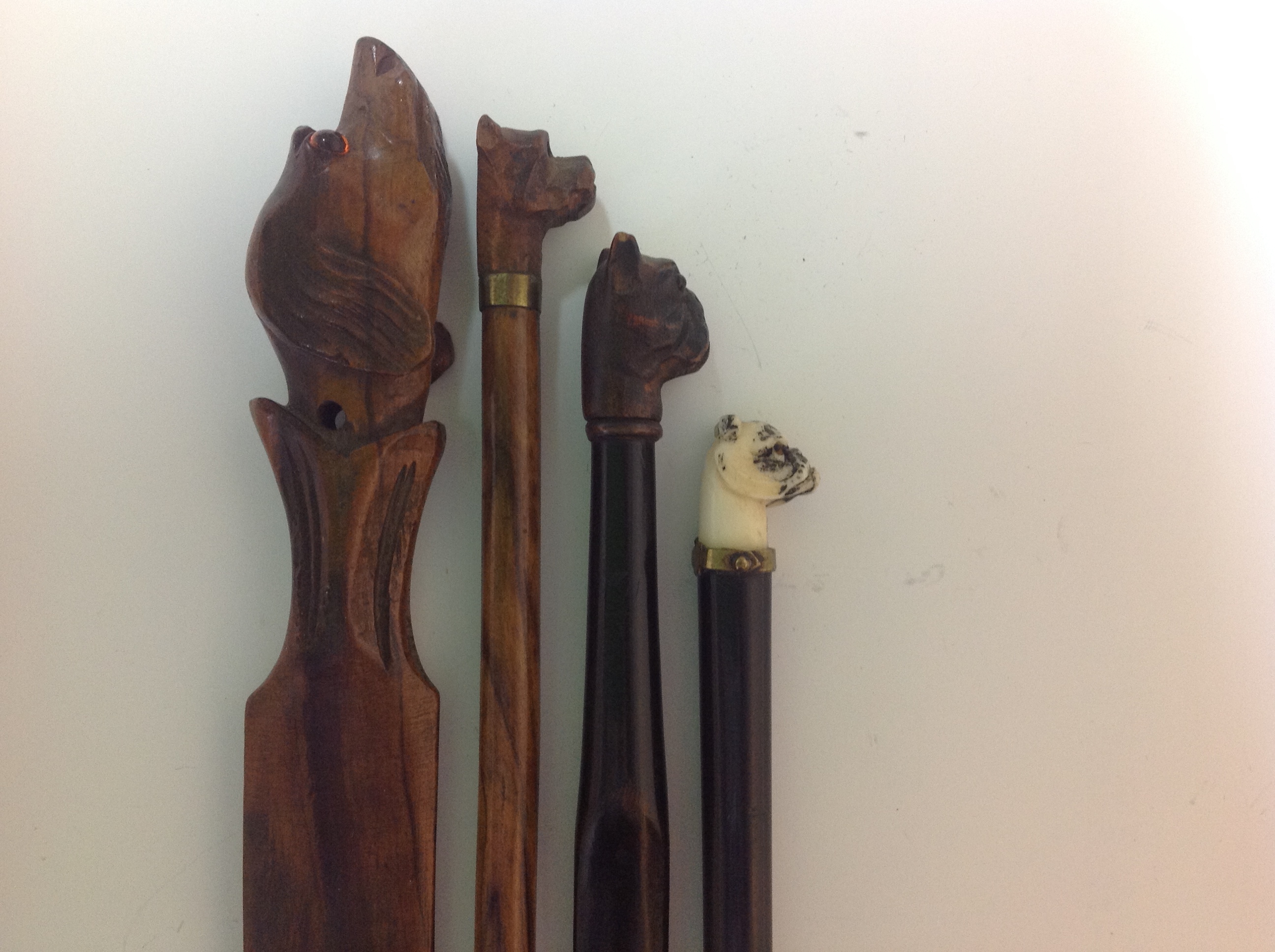 An ivory pug dog headed ebonised fountain pen, together with a pug dog headed ebonised paper - Image 4 of 4