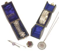 Victorian and later silver jewellery to include a Victorian silver Etruscan style hinged bangle by