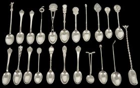 A collection of golf related silver spoons, comprising of examples with London, Birmingham and