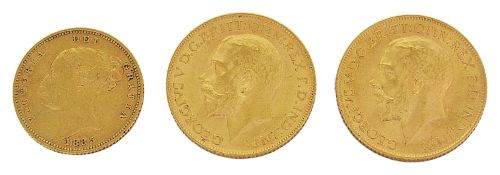 A 1912 George V fine gold sovereign, a 1913 George V fine gold sovereign and a Victorian 1885 fine