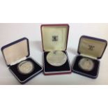 A collection of Falkland Islands Coinagecomprising two Falkland Islands Queen Elizabeth II œ25