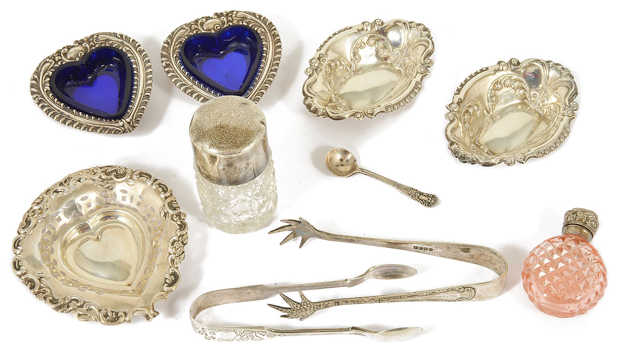 A good small collection of assorted silvercomprising a pair of Edwardian silver heart shaped salts