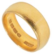 A heavy Edwardian gentleman's 22ct gold wedding ringmarked for Sheffield, makers mark C. K. & Co.