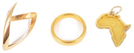 A 22ct gold wedding band, a gold wishbone ring and a map charmthe wedding band marked for Chester, a