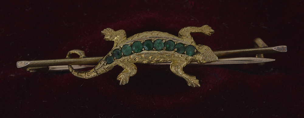 A Victorian 15ct gold and demantoid green garnet lizard bar brooch, - Image 2 of 2