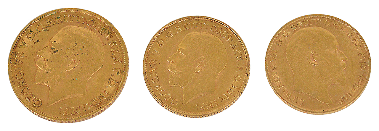 A George V fine gold sovereign, together with two gold half sovereigns,