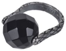 A contemporary Bottega Veneta Italian silver faceted spinning bead ring