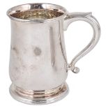 A contemporary Mappin & Webb silver tankard, hallmarked Sheffield 1975