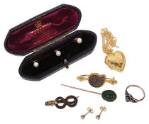 An interesting collection of Victorian and later jewelleryincluding a 9ct gold amonite set pin